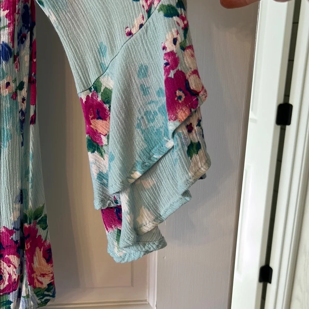 Newbury Kustom Blue and Pink Blouse with Floral Print and Flared Sleeves - Picture 9 of 9